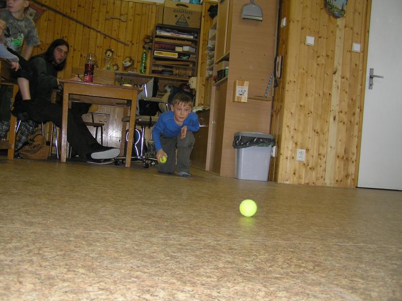 Fotka: Posílání míčku k míčku