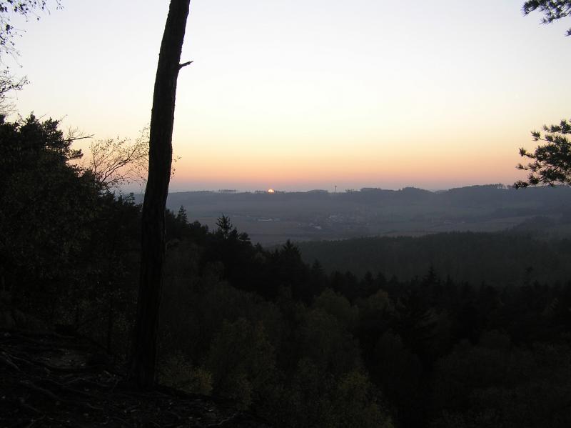 Fotka: Západ slunce v pohledu z vyhlídky
